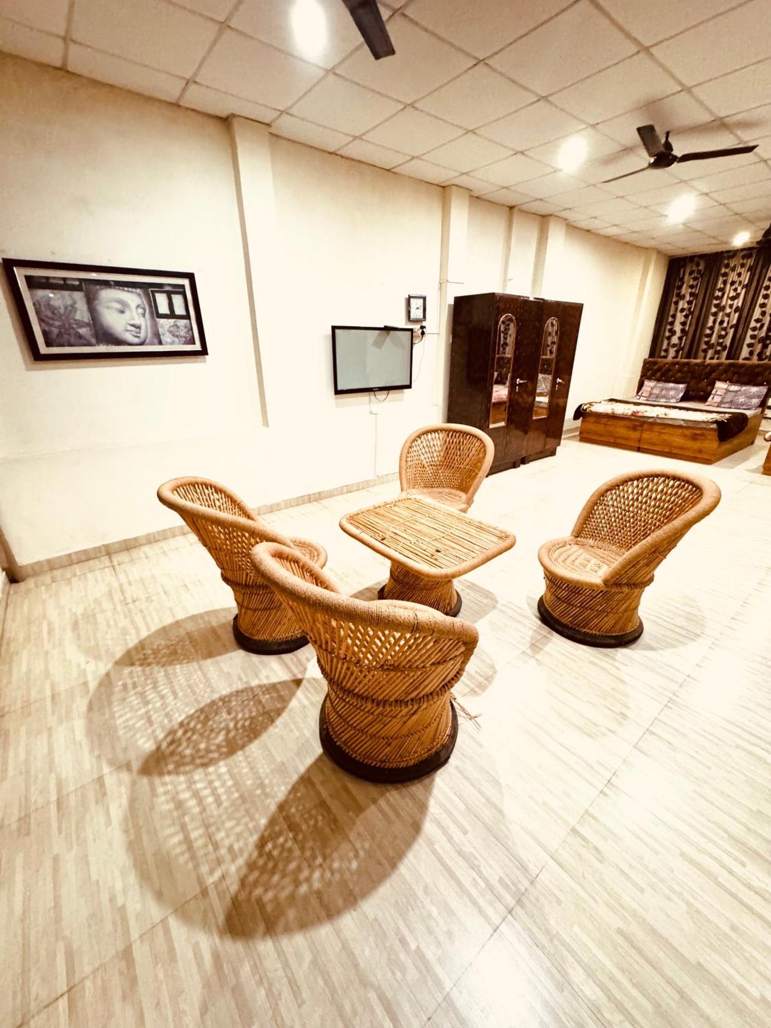 Qube House Bnb Rishikesh Exterior photo